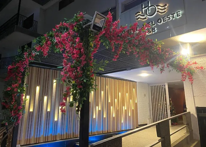 Casa de huéspedes: Hotel Del Oeste B&B