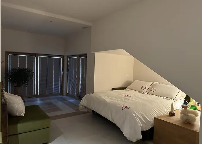 Alpine Rooms&Suites - Camana Noa