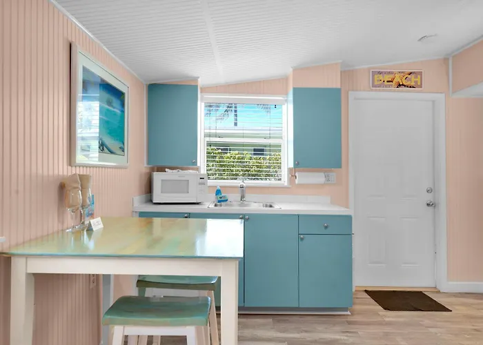 Cheap hotels Sunset Cove Beach Resort