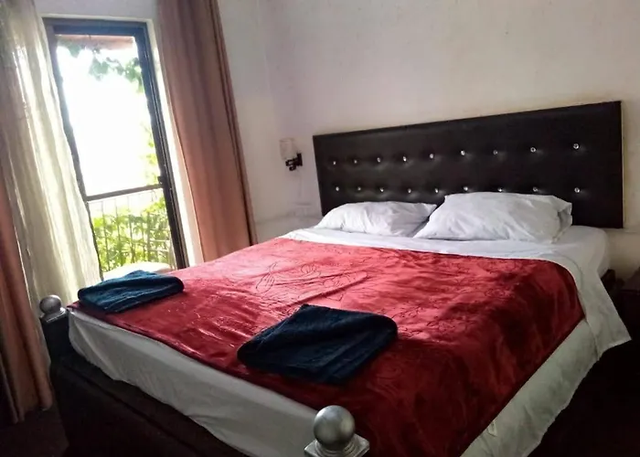 Hotel near College: Al Midan Hotel