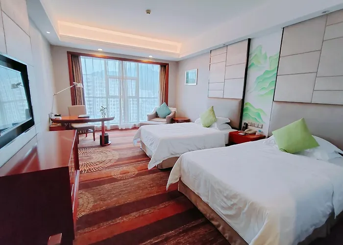 King Maker Grand Hotel-Gift Admission Ticket Junsheng Sand-Gravel Art Academy-At The Gate Of Tianmen Peak Cableway-Free Pick-Up