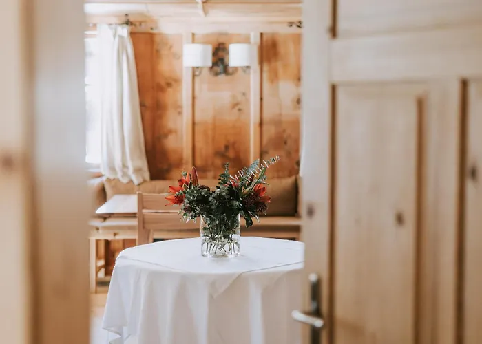 Gästehaus: Alpina Lech - Geborgen in den Bergen