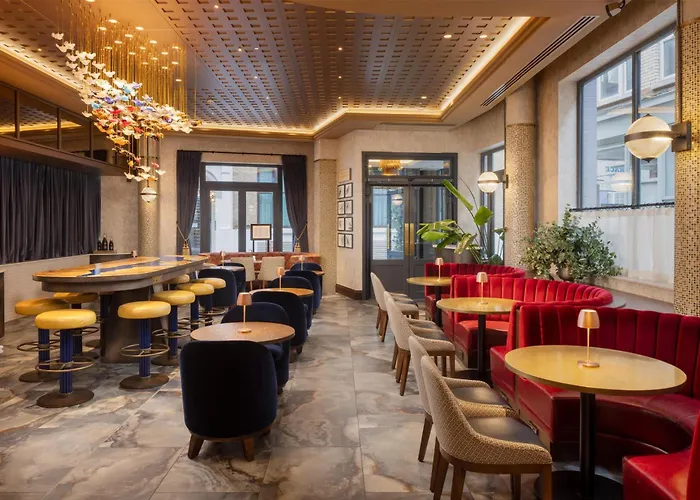 Central hotel: Lost Property St Pauls London, Curio Collection By Hilton