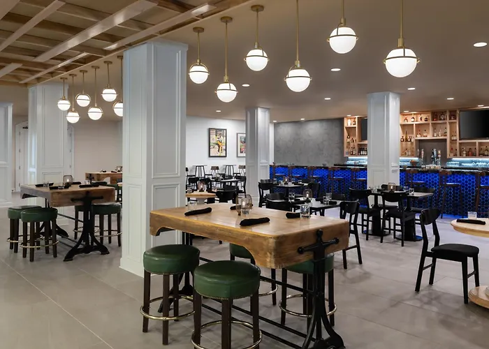 Cheap hotel: Delta Hotels By Marriott Nashville Airport
