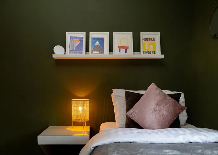 Family Hotel: Old Ship Inn Hackney