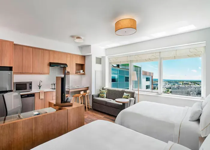 Beach hotel: Element Calgary Airport