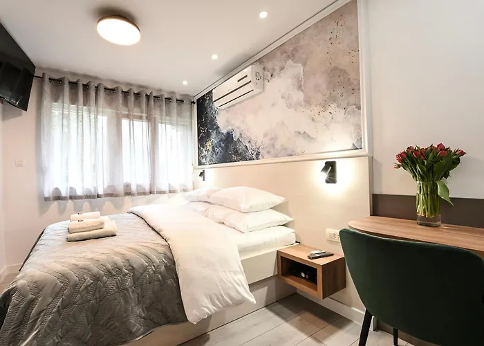 Bvb Rooms Split