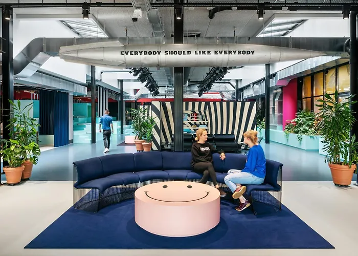 Social Hub City
