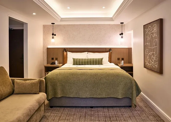 Radisson Blu , Tottenham Court Road