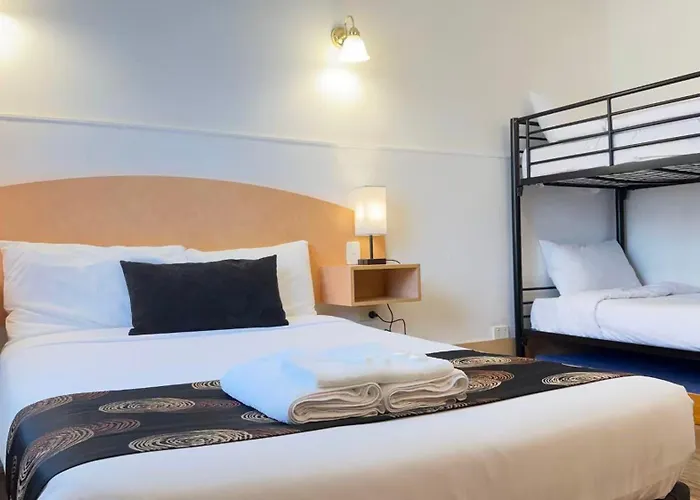 Parkville Motel