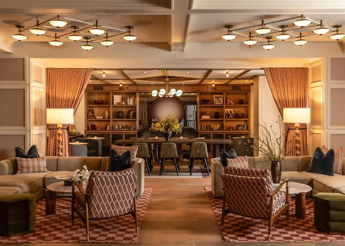 Beach hotel: Hutton Hotel