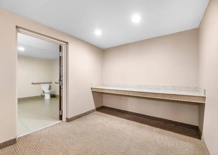 Comfort Suites Orlando Airport