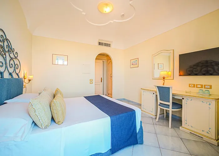 Hotel Con Piscina Nettuno