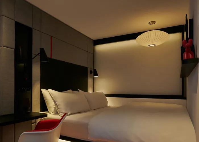  CitizenM London Victoria Station