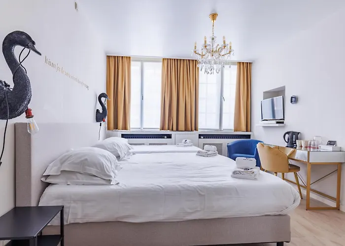 Resort: The Black Swan Hotel