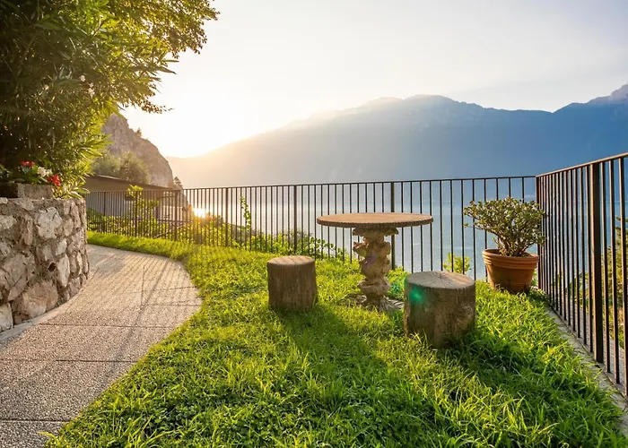 Hotel Jacuzzi Privatif La Gardenia & Villa Oleandra