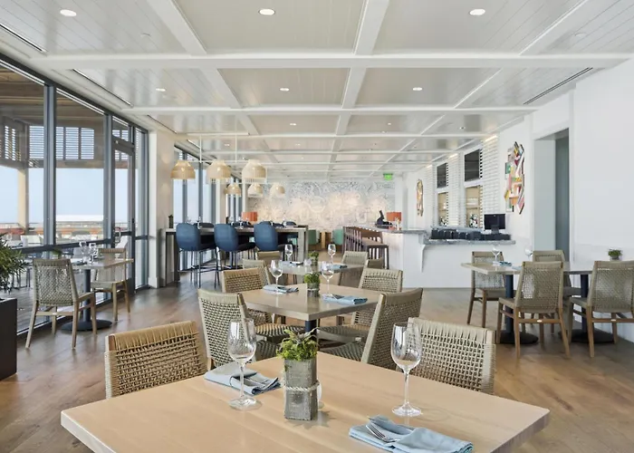 Beach Hotels Lodge At Gulf State Park, A Hilton