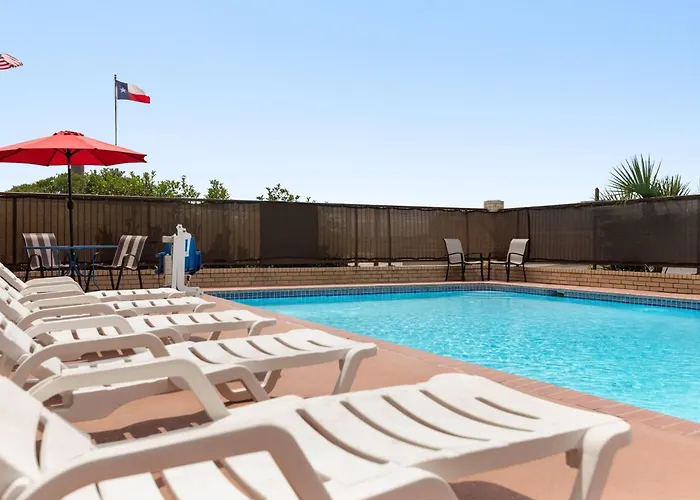 Beach Hotels Ramada By Wyndham San Antonio Near Seaworld - Lackland Afb