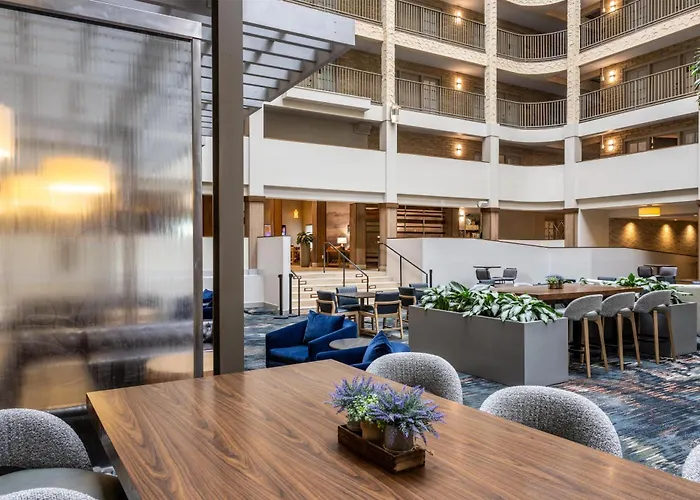 Resorts Guide Embassy Suites By Hilton Bloomington/Minneapolis