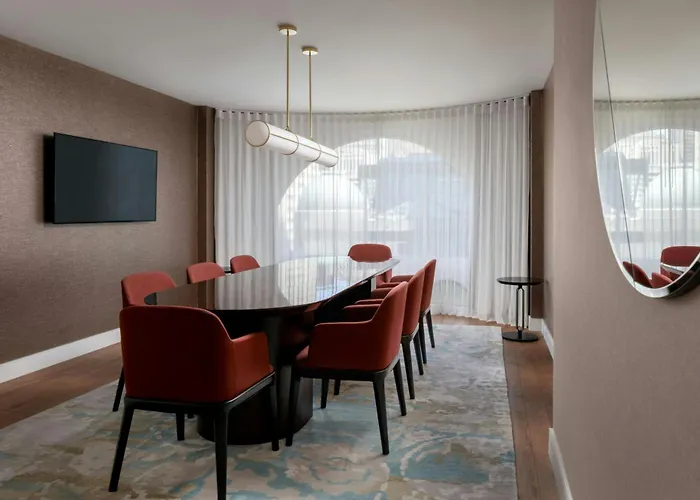 Marriott Chateau Champlain