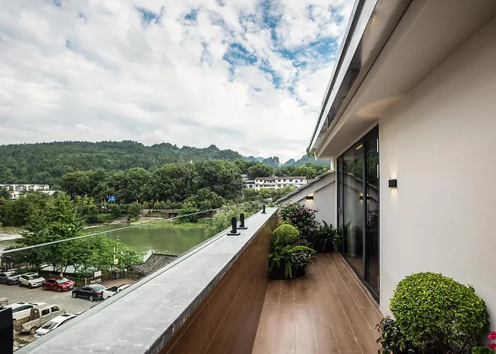Zhangjiajie National Park Ru Hotel--Free One Way Pick Up Service Over 2 Night,Free Fresh Coffee,Attraction Tickets Serivce In Advance