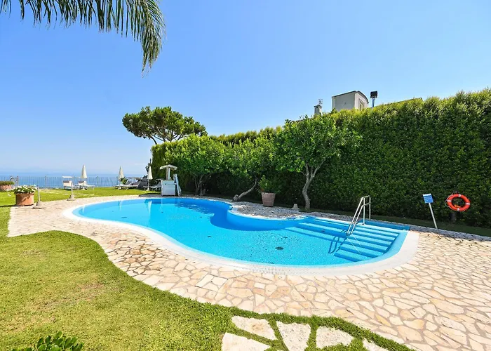 Сity center hotels La Capannina - & Apartments