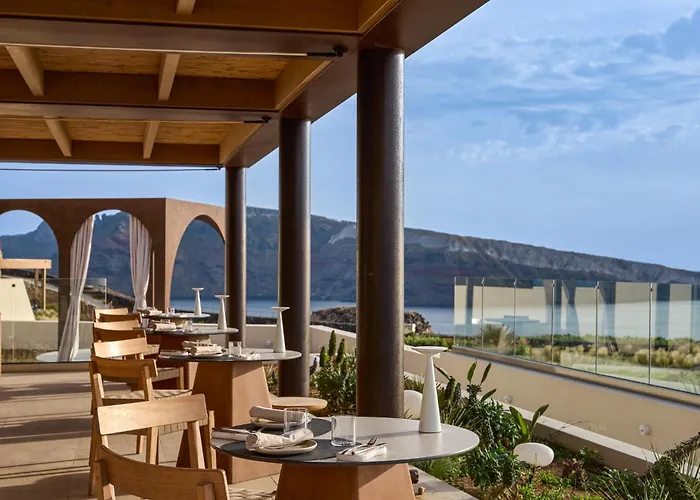 Santo Mine Oia Suites