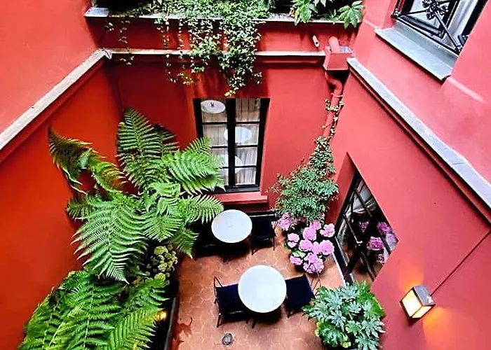 Hotels with a view Bourg Tibourg - Paris Marais