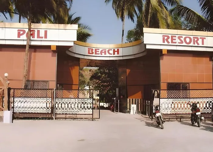 Pali Beach