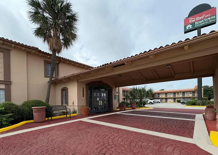 Kid friendly hotel Baymont By Wyndham San Antonio South Park