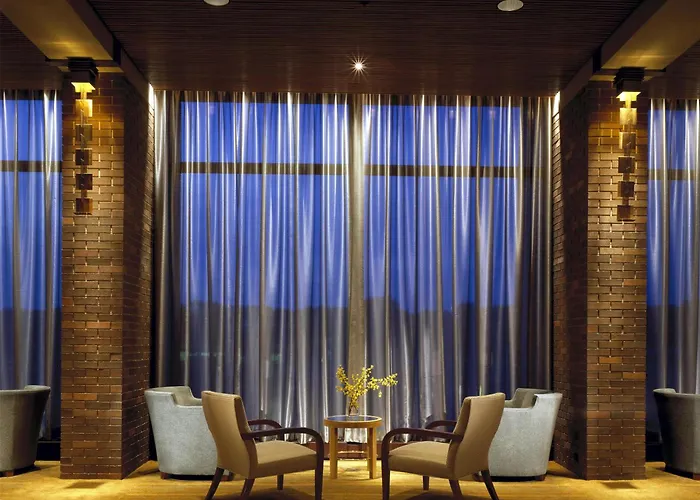 Hotels with pool Hyatt Lodge Oak Brook Chicago