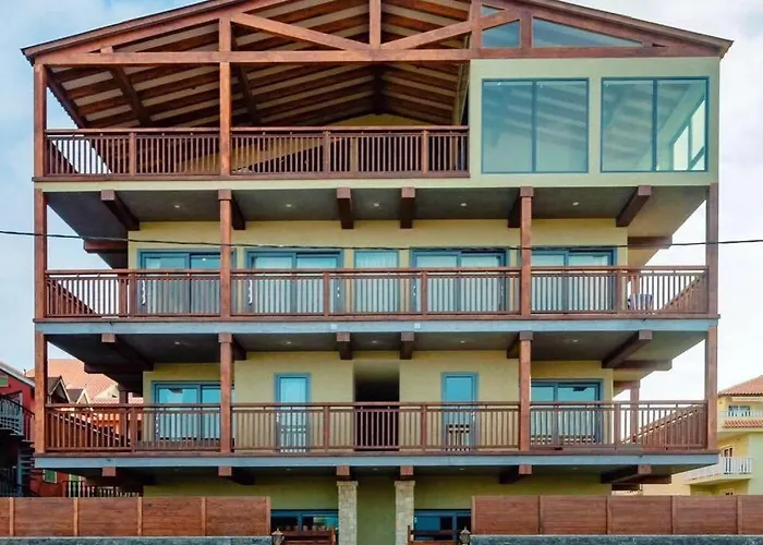Angulo House