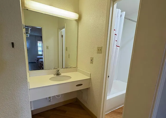 Kid friendly hotel Baymont By Wyndham San Antonio South Park