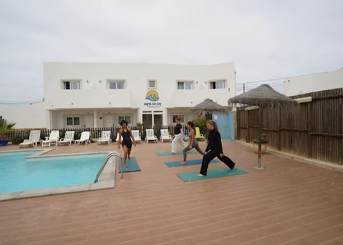 Sagres Sun Stay - Surf Camp &