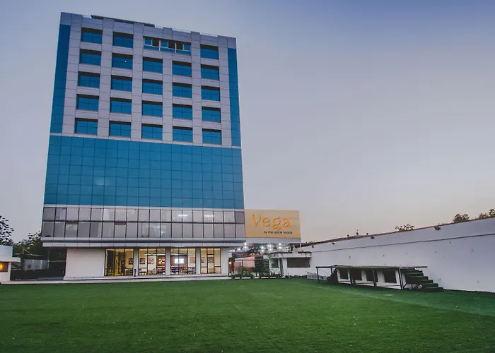 Сity center hotels Vega By The Ozone s