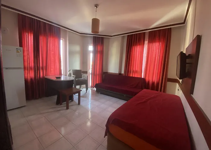 Lavinia Apart & Hotel