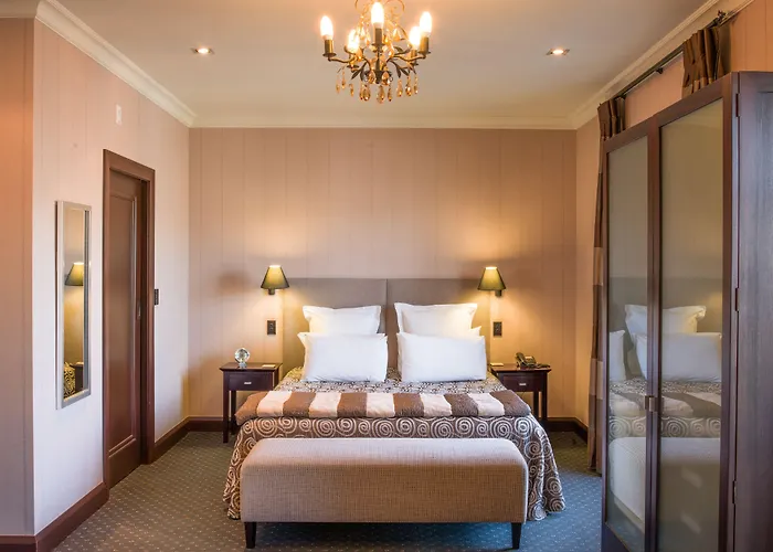 The Crown Hotel
