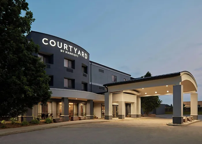 Hotels With Four Stars Courtyard By Marriott Hamilton