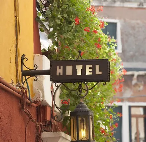 Pet Friendly hotel: Hotel Dalla Mora