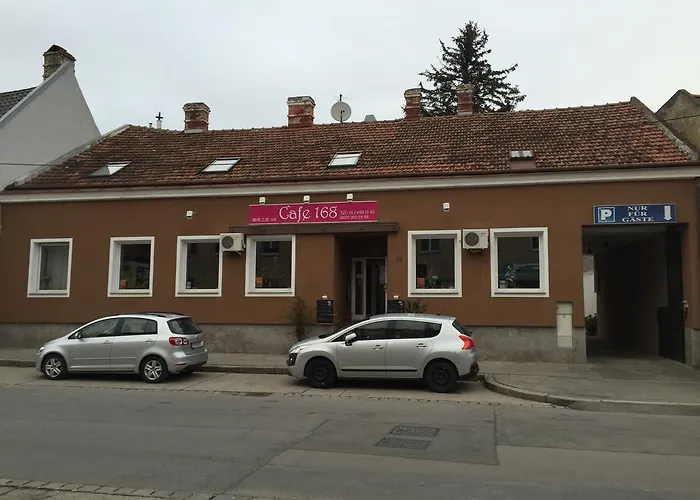 B&B: Cafe 168
