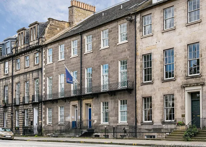 Cheap hotels Travelodge Edinburgh Central Queen Street