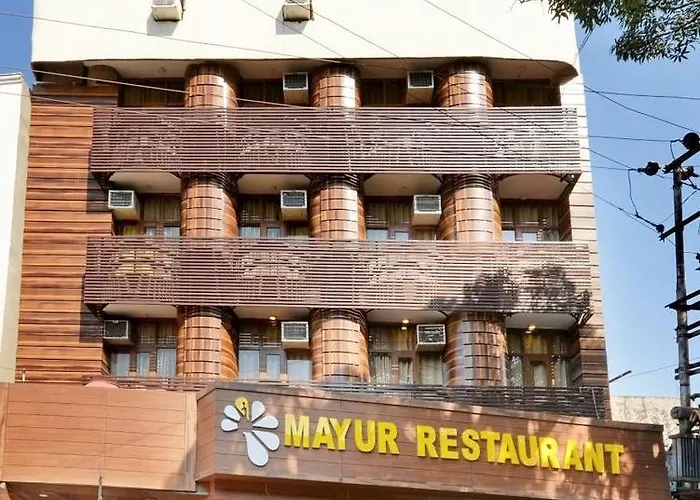 Mayur By Roomsinc