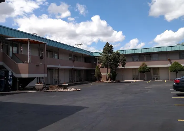 Central hotel: Modern Motel
