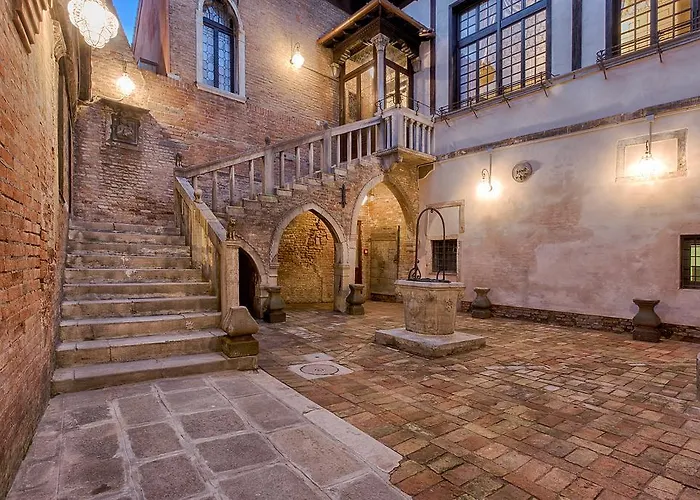 Ca' Nobile Corner