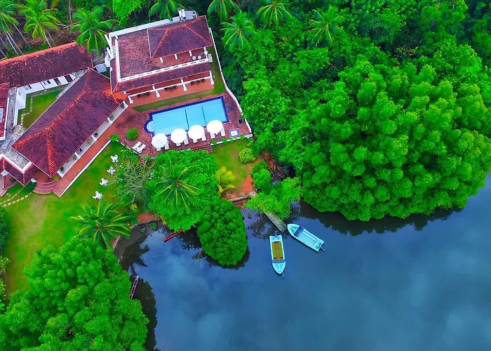 Airport Hotel: Waterside Bentota