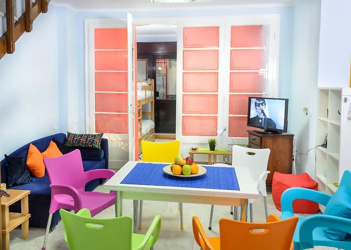 Hostel White Town