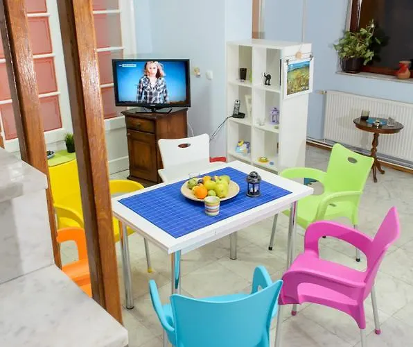 Hostel White Town