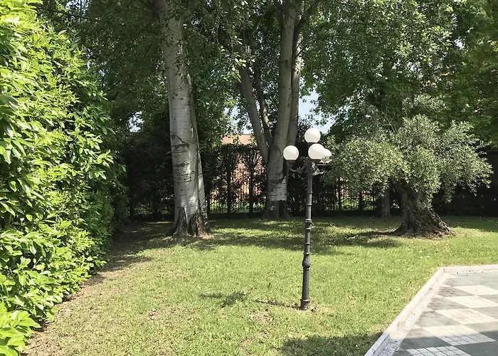  Villa Donatella