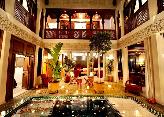 Hotel Con Piscina Belle Epoque