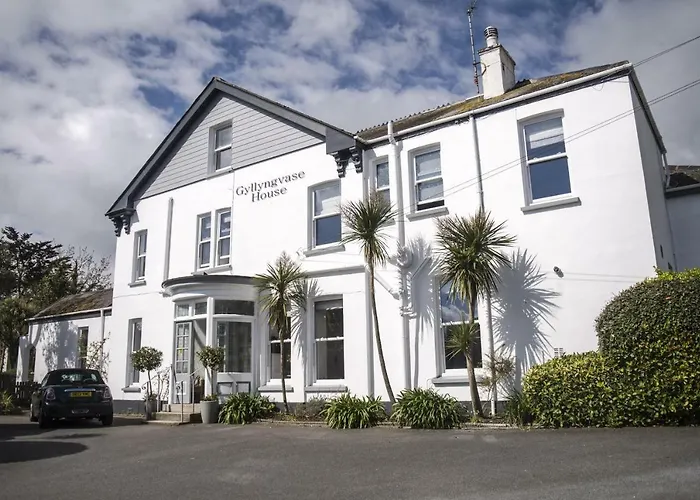 Gyllyngvase House